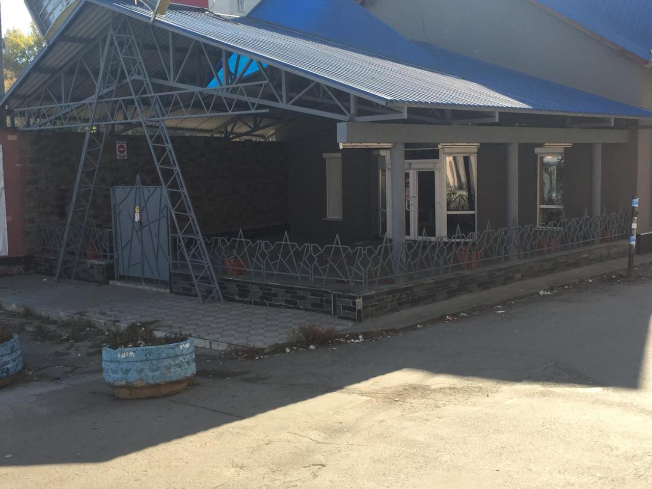 Hostel -Hotel Granat Rivne city Buitenkant foto