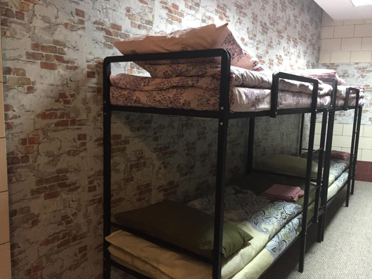 Hostel -Hotel Granat Rivne city Buitenkant foto