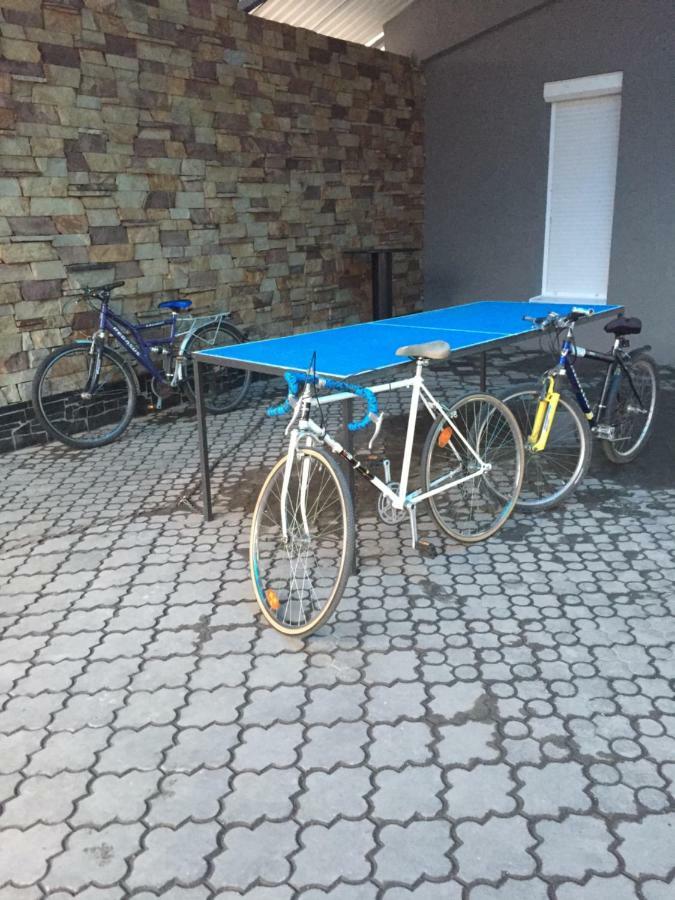 Hostel -Hotel Granat Rivne city Buitenkant foto