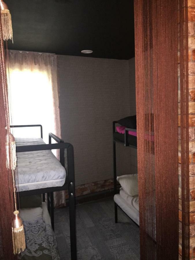 Hostel -Hotel Granat Rivne city Buitenkant foto